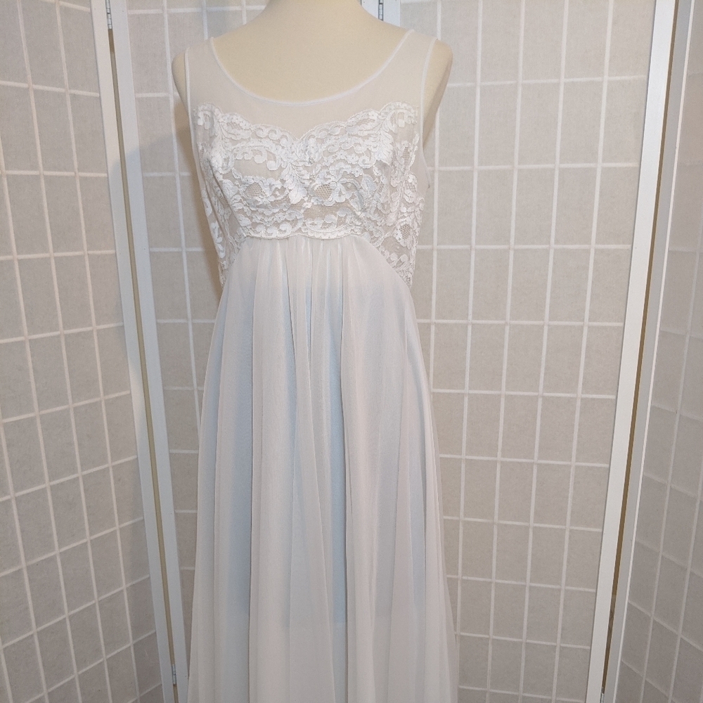 Vintage White Pearls Lace Maxi Nightgown S